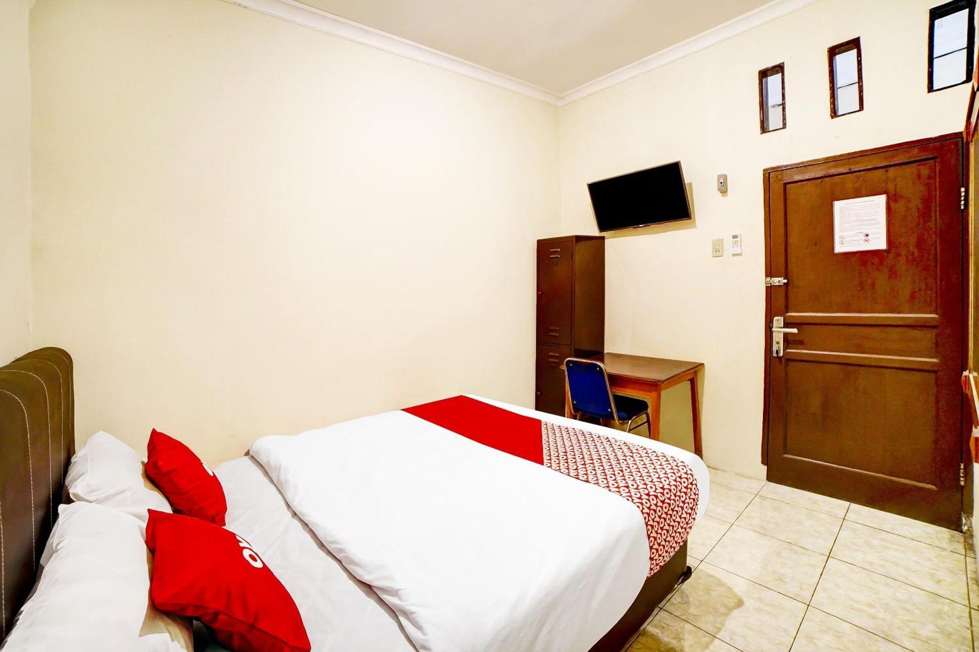 Oyo 91199 Felicia Homestay Medan Exterior photo