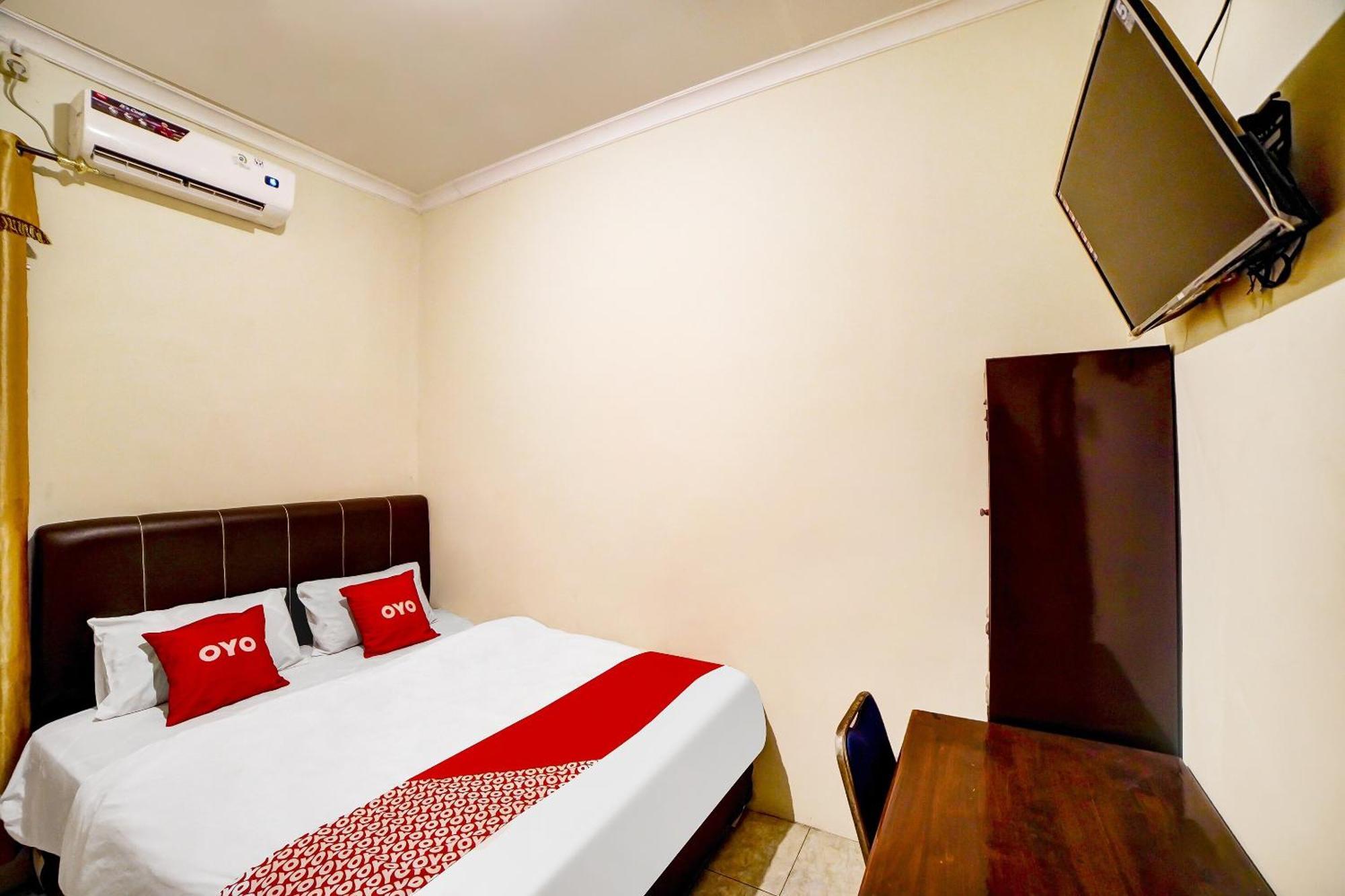 Oyo 91199 Felicia Homestay Medan Exterior photo